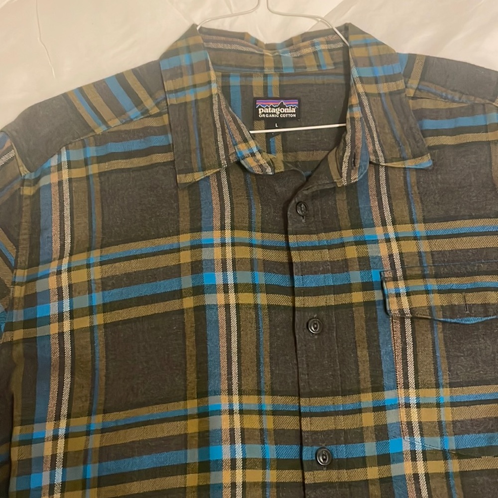 Patagonia flannel, size L . Only worn a few times